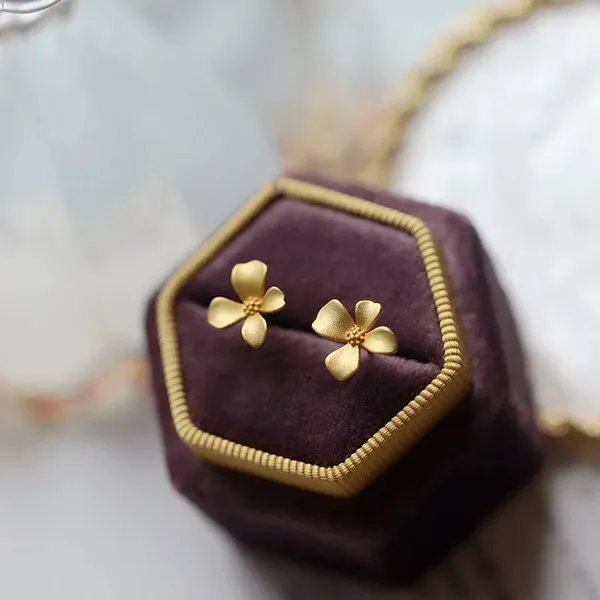 Gold_Flower_Stud_Earrings_For_Women